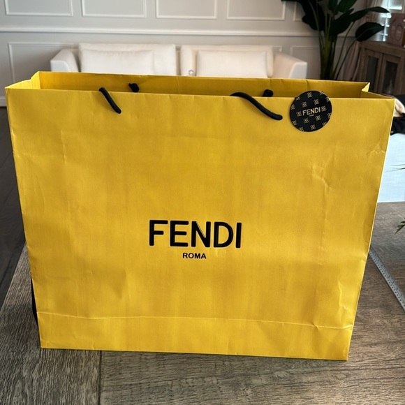 FENDI ROMA PAPPER SHOPPING BAG VERY LARGE - Picture 10 of 17
